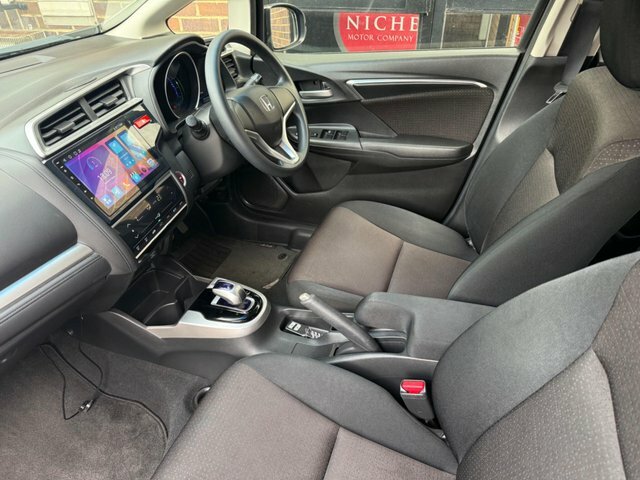 Honda Jazz Honda Jazz 1.3H Ima Hs Hatchback Hybrid White #40