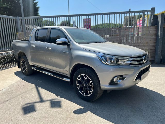 Toyota HILUX Pickup Silver