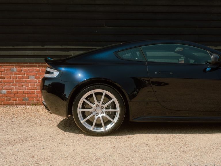 Aston Martin Vantage Amr V8 Green #25