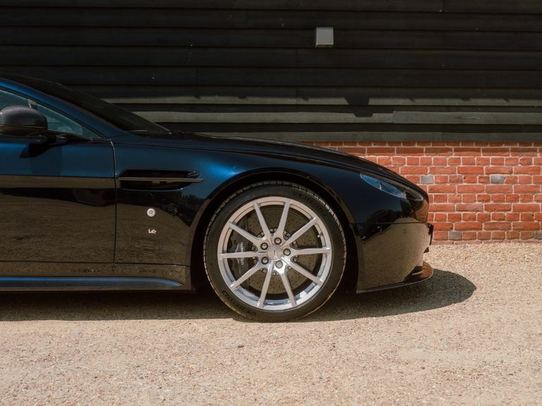 Aston Martin Vantage Amr V8 Green #20