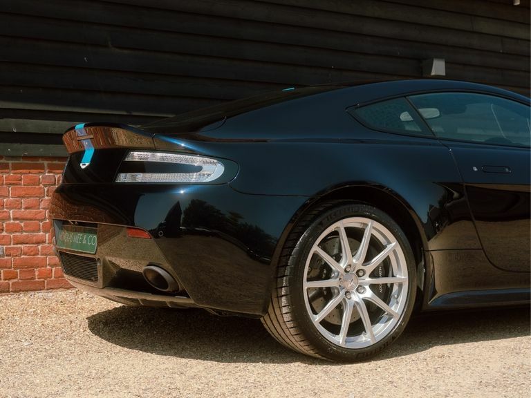 Aston Martin Vantage Amr V8 Green #27
