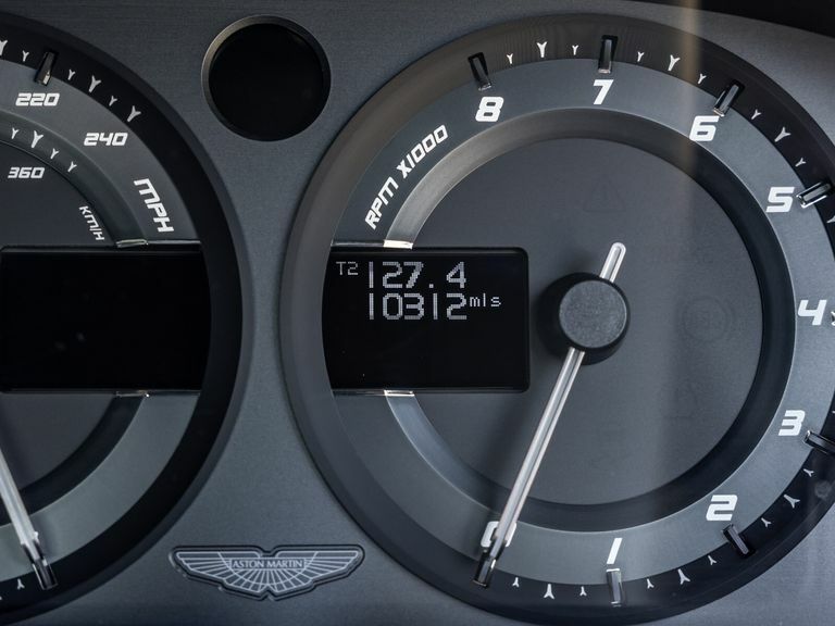 Aston Martin Vanquish S Silver #7