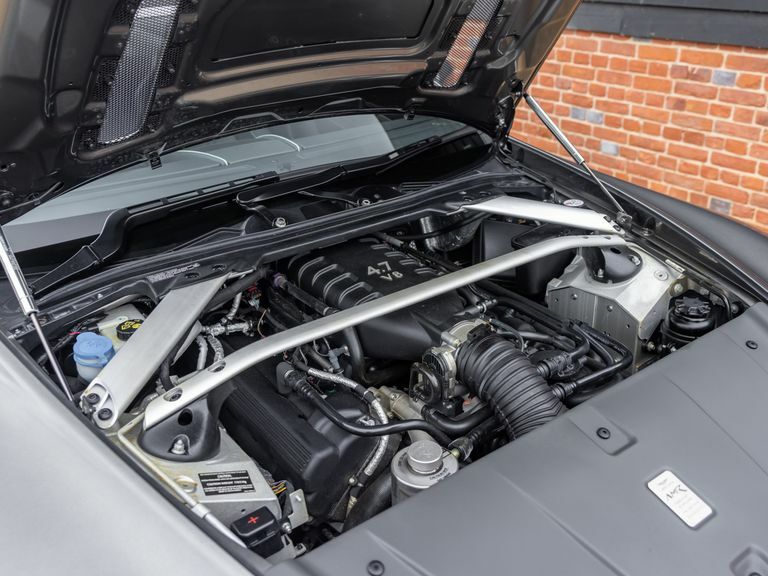 Aston Martin V8 Zf 8 Speed Silver #9