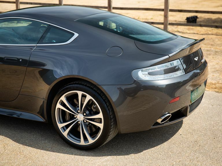 Aston Martin Vantage 6.0 V12 Euro 4 Blue #54