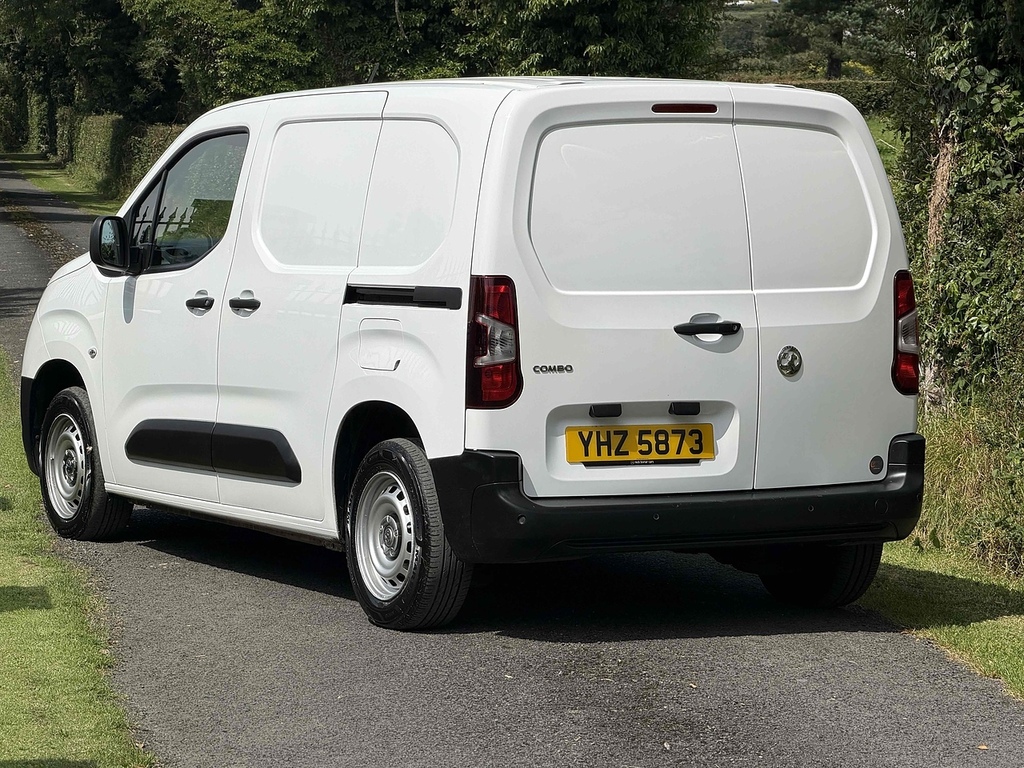 Vauxhall Combo Turbo D 2000 Dynamic YHZ5873 White #6