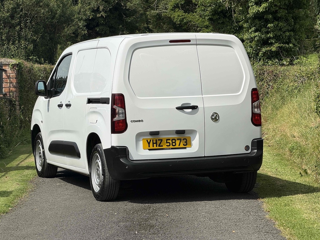 Vauxhall Combo Turbo D 2000 Dynamic YHZ5873 White #5