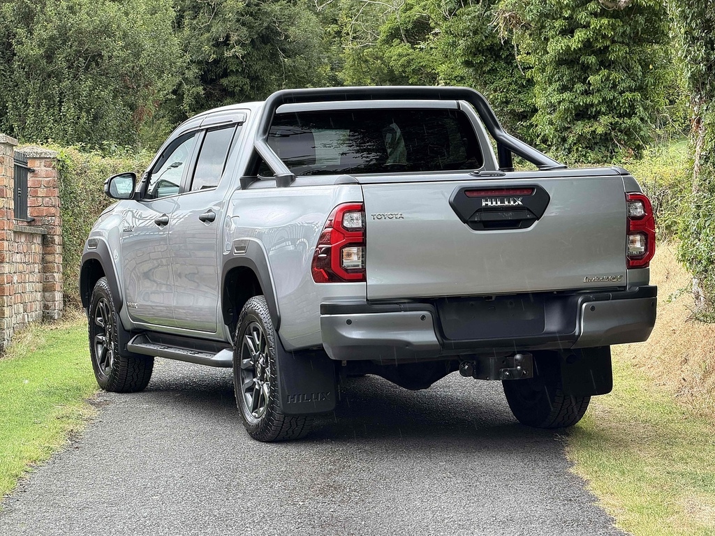 Toyota HILUX D-4d Invincible X Silver #5
