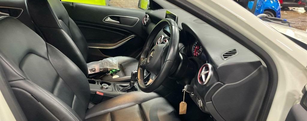 Mercedes-Benz A Class A180d Se Leather Ulez 20 Tax 80 Mpg HY16LCL White #3