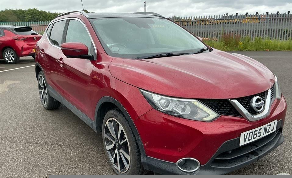 Nissan Qashqai 1.5 Dci Tekna Panroof Nav 20 Tax Ulez VO65NZJ Red
