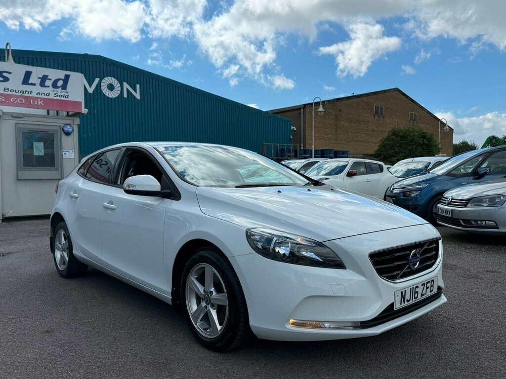 Volvo V40 D2 120 Es 20 Tax Ulez 78 Mpg Dab White