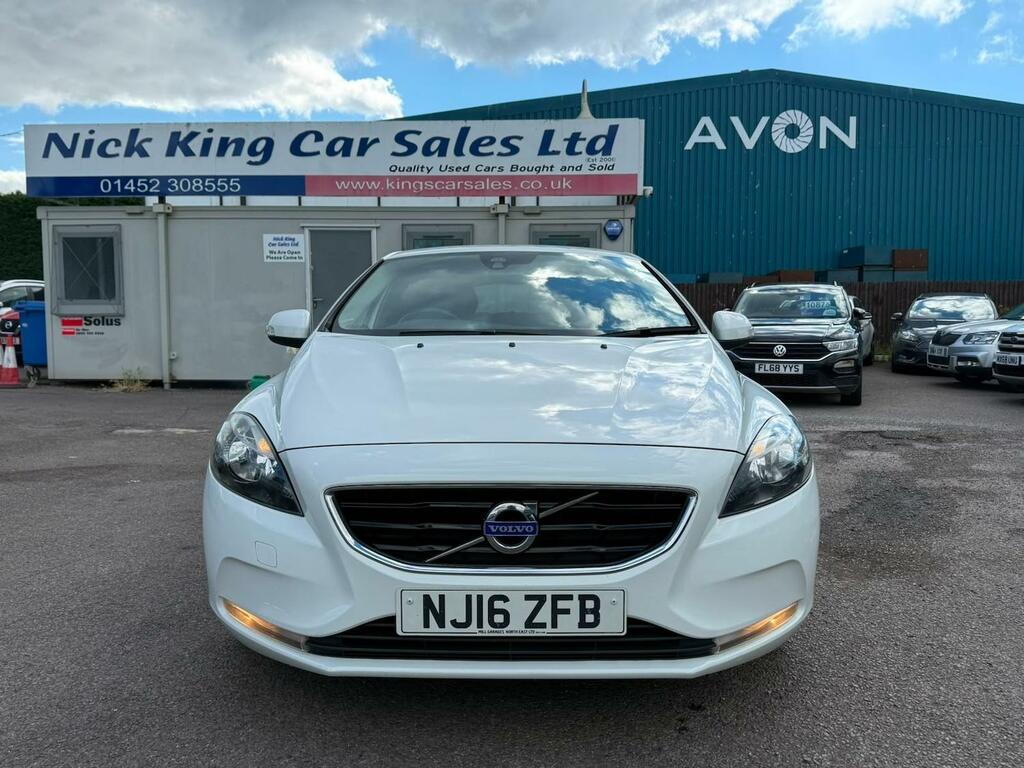 Volvo V40 D2 120 Es 20 Tax Ulez 78 Mpg Dab White #4