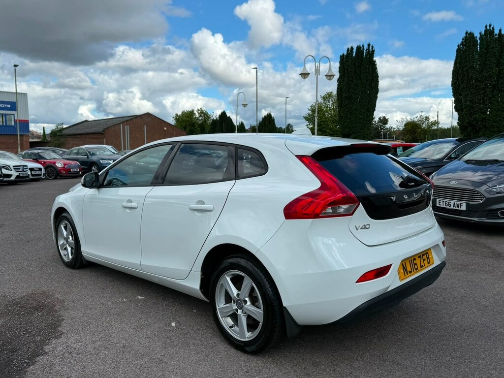 Volvo V40 D2 120 Es 20 Tax Ulez 78 Mpg Dab White #2