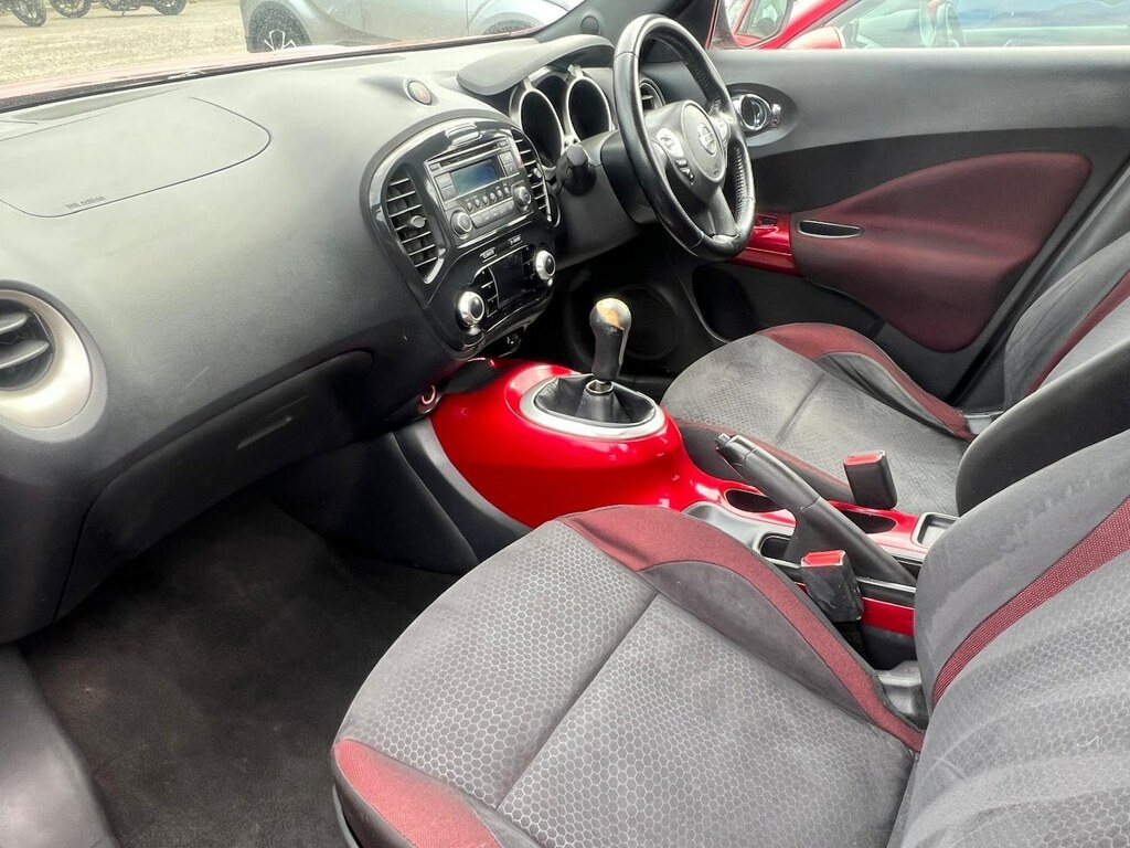 Nissan Juke Nissan Juke 1.6 Juke Acenta Premium Grey #10