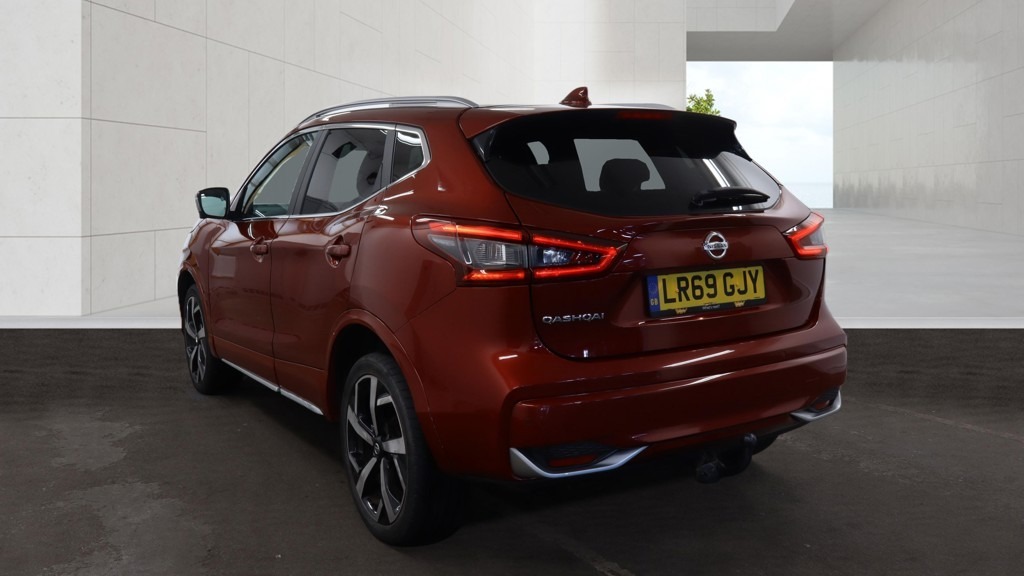 Nissan Qashqai 1.3 Dig-t Tekna Panroof Nav Camera B Red #5