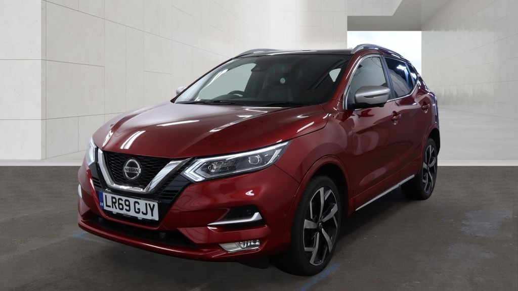 Nissan Qashqai 1.3 Dig-t Tekna Panroof Nav Camera B Red #2