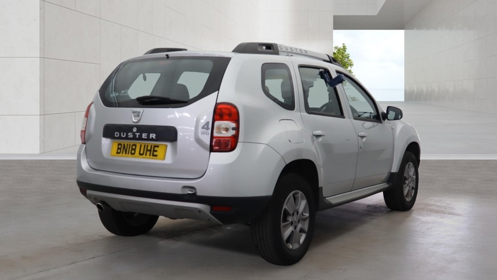 Dacia Duster 1.5 Dci 110 Laureate 4X4 Silver #4