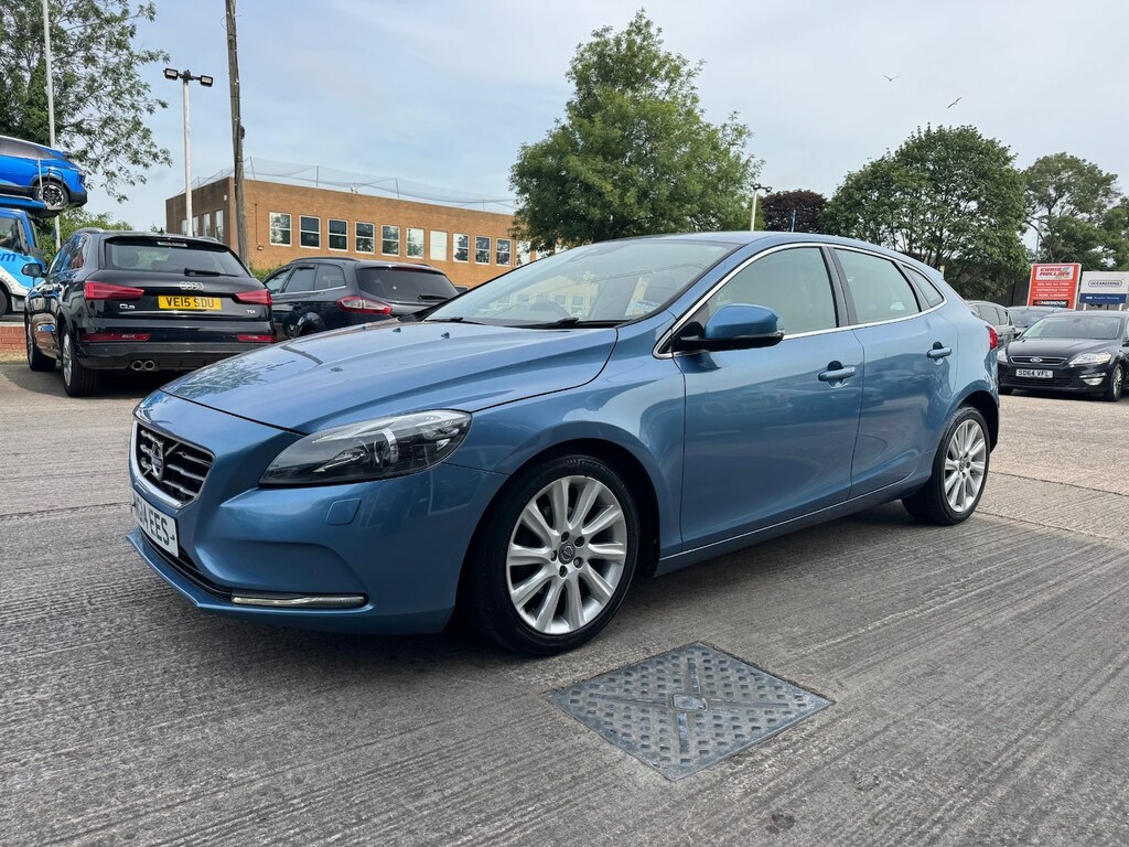 Volvo V40 D2 Se Lux 11 Services 20 Tax 83 Mpg L Blue #5