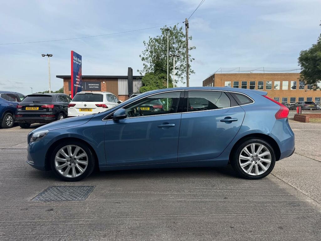Volvo V40 D2 Se Lux 11 Services 20 Tax 83 Mpg L Blue #6