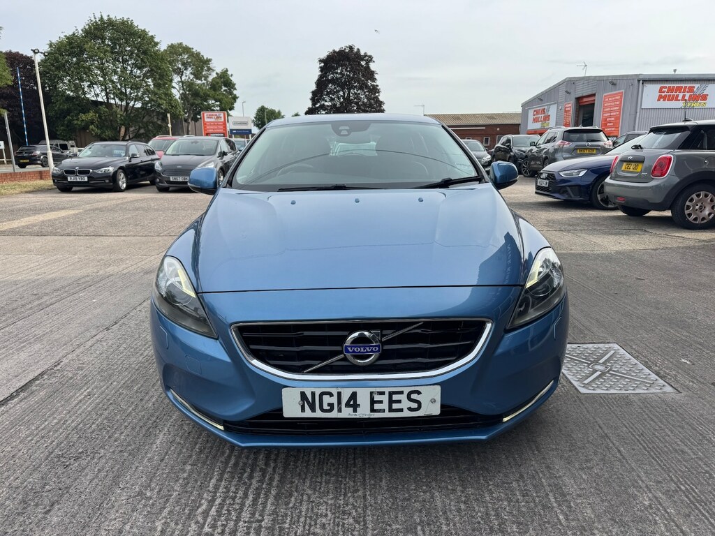 Volvo V40 D2 Se Lux 11 Services 20 Tax 83 Mpg L Blue #4