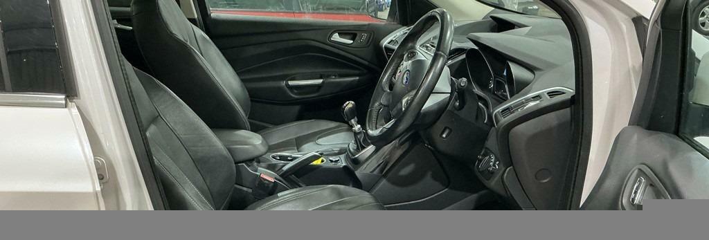 Ford Kuga 2.0 Tdci 163 Titanium X 4Wd Panroof Nav EU14SSK White #3