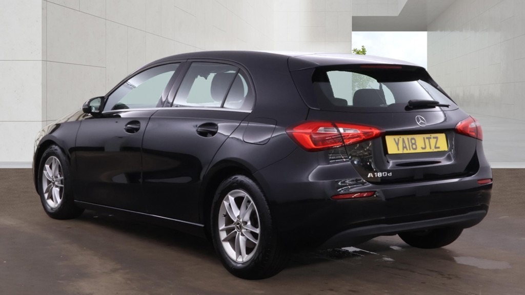 Mercedes-Benz A Class A180d Se Nav Camera Ulez 68 Mpg YA18JTZ Black #2