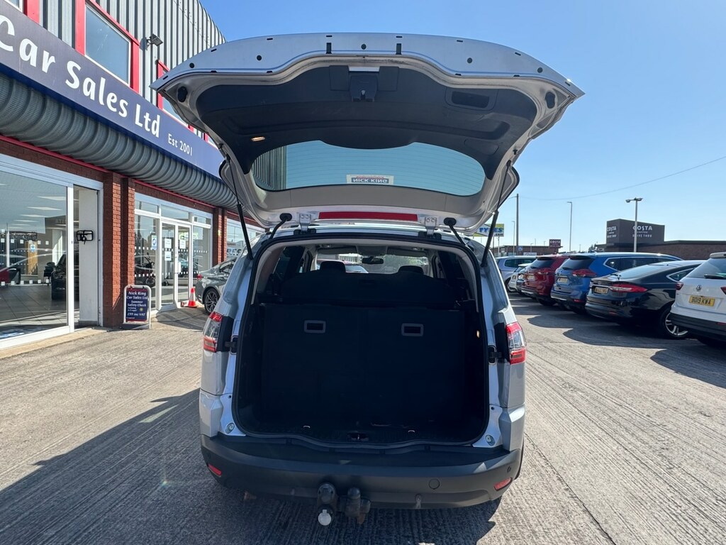 Ford S-Max  White #10