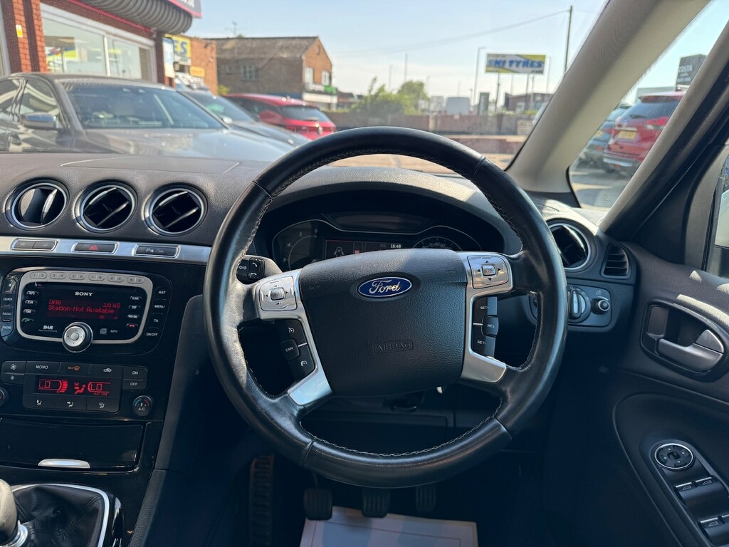 Ford S-Max  White #23