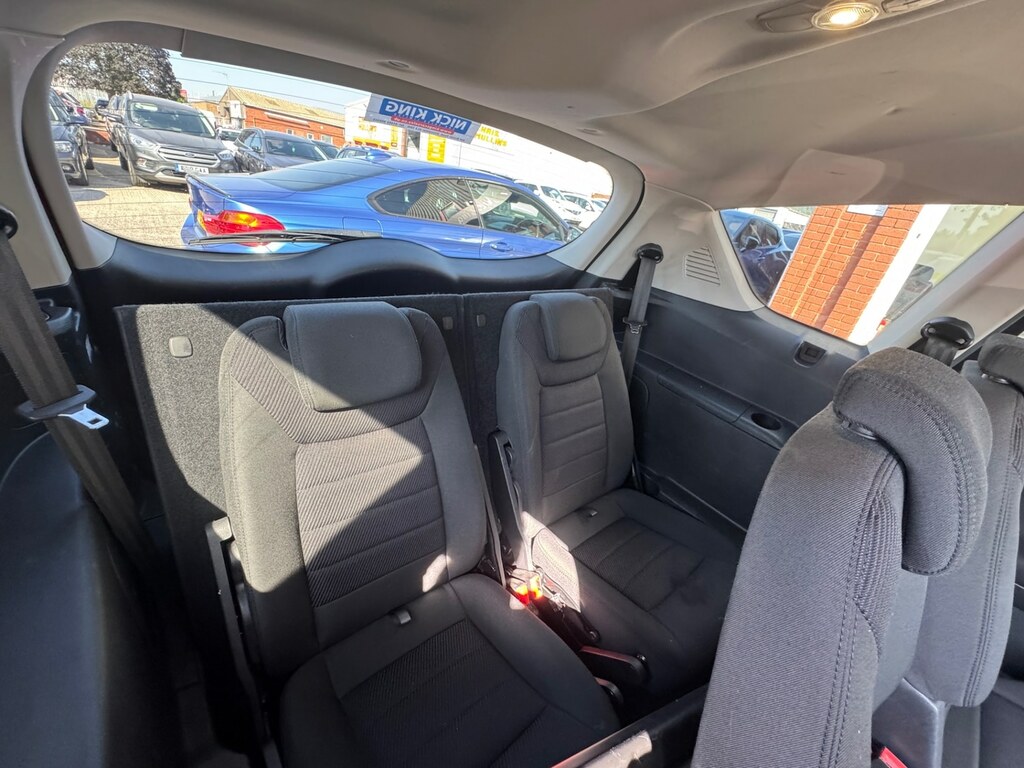 Ford S-Max  White #18