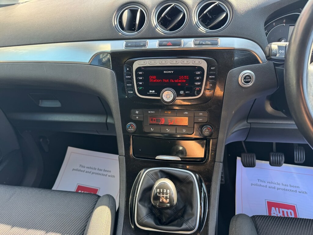 Ford S-Max  White #25