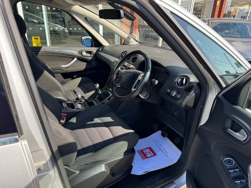 Ford S-Max  White #13
