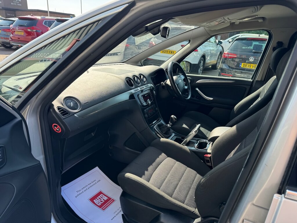 Ford S-Max  White #15