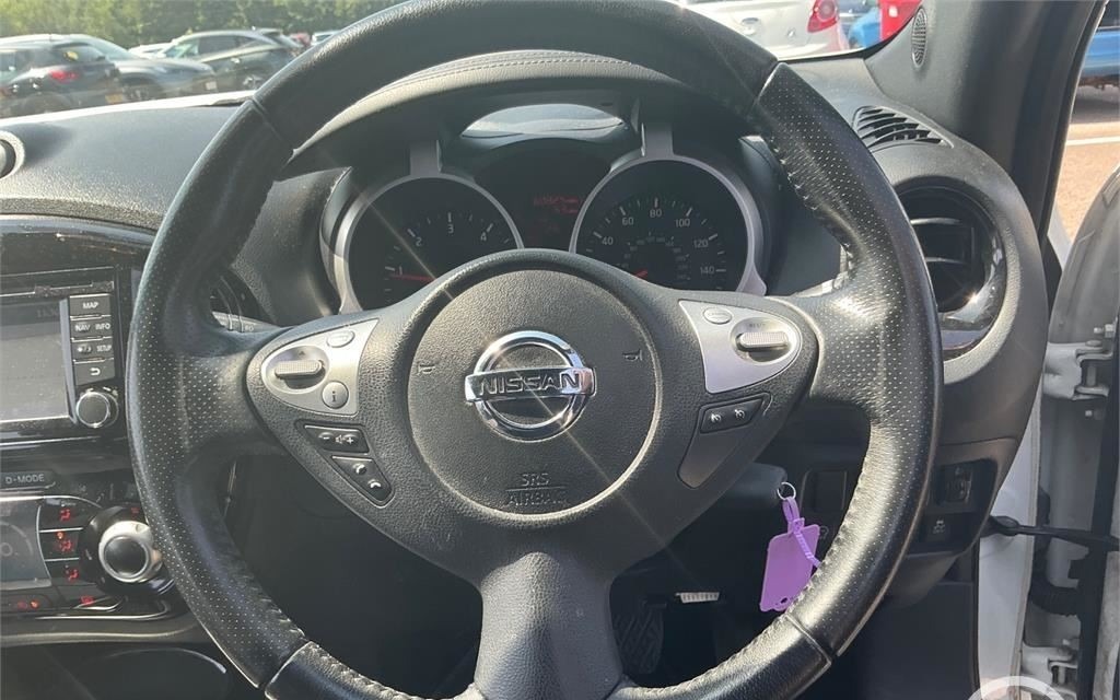 Nissan Juke Acenta White #7