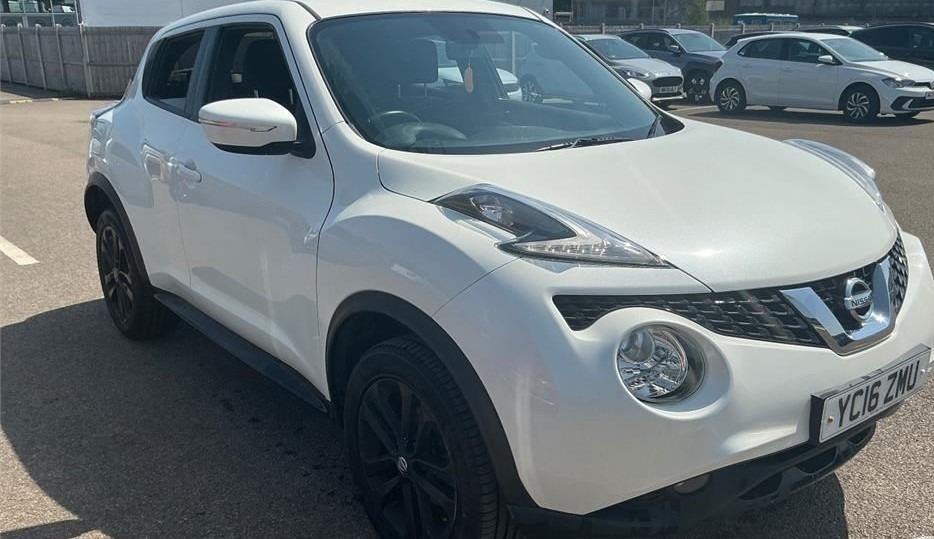 Nissan Juke Acenta White #1