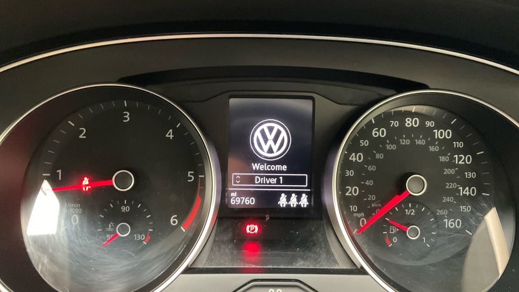 Volkswagen Passat Grey #9