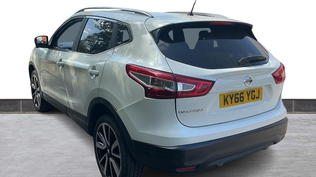 Nissan Qashqai 1.6 Dci Tekna Panroof Nav Camera Ulez White #2