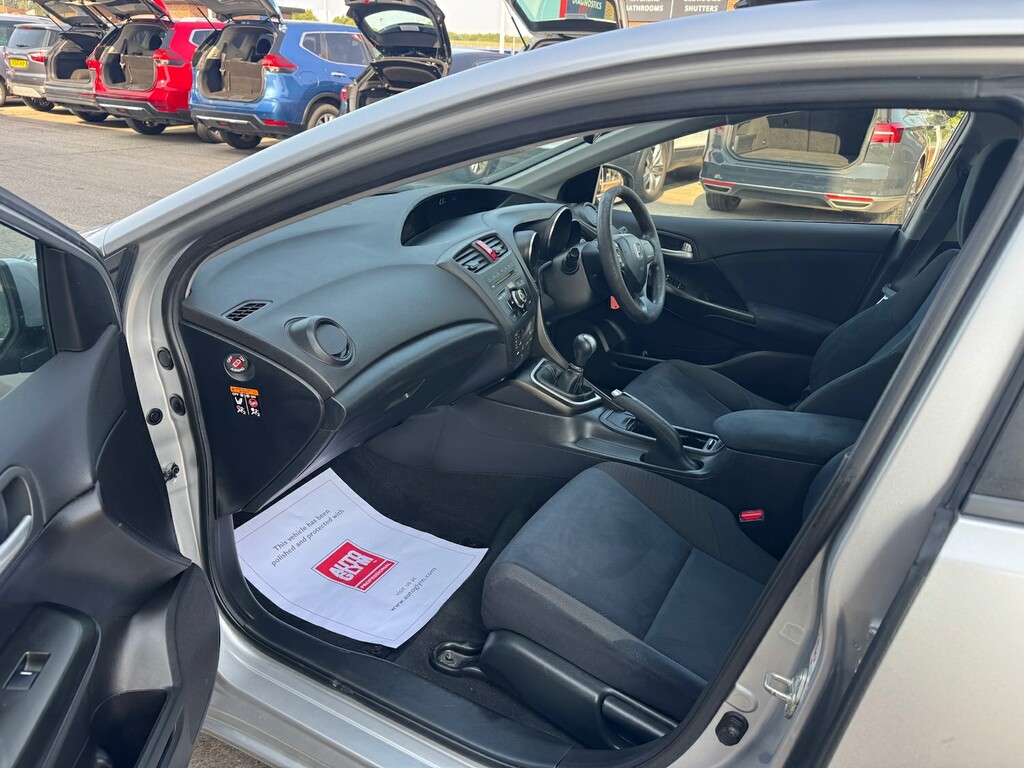 Honda Civic Black Edition White #15