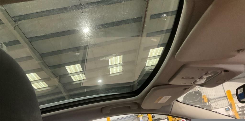 Nissan Qashqai 1.2 Dig-t N-connecta Panroof 8 Services White #4