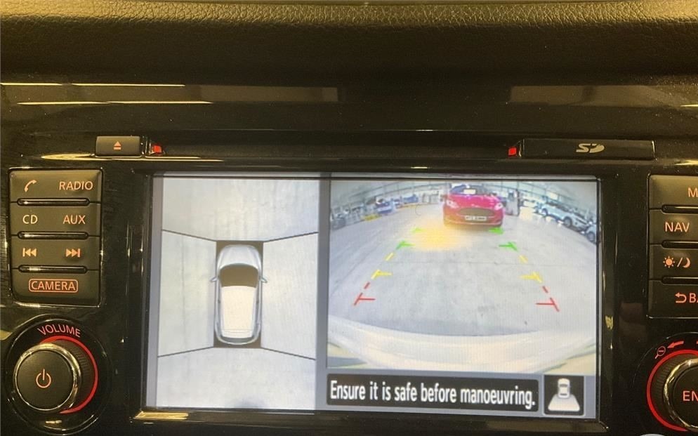 Nissan Qashqai 1.2 Dig-t N-connecta Panroof 8 Services White #3