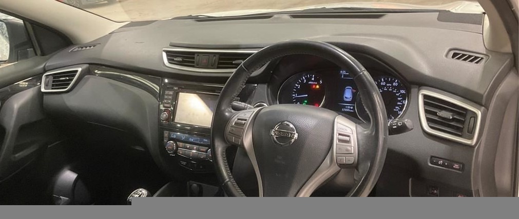 Nissan Qashqai 1.2 Dig-t N-connecta Panroof 8 Services White #5