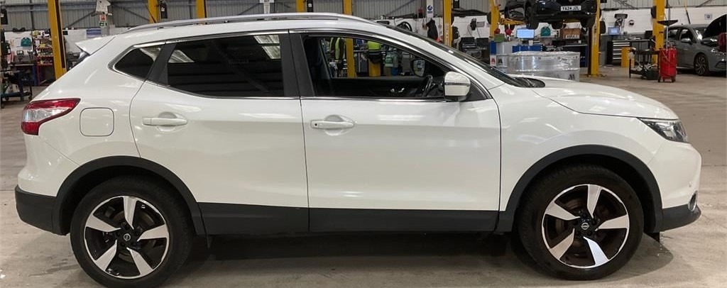 Nissan Qashqai 1.2 Dig-t N-connecta Panroof 8 Services White #6