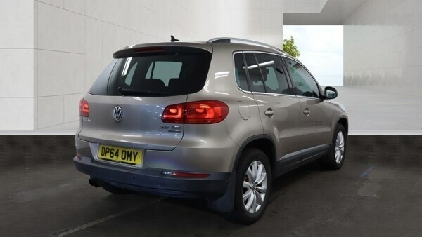 Volkswagen Tiguan 2.0 Tdi Bluemotion Tech Match Beige #4