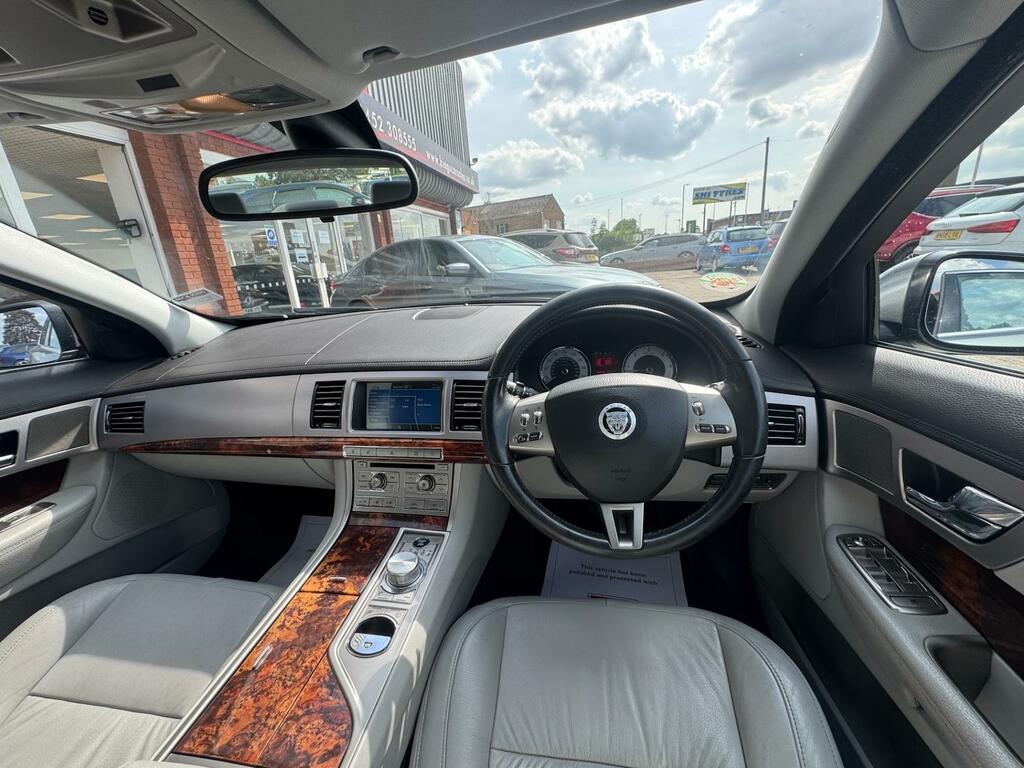 Jaguar XF V6 S Luxury Silver #14