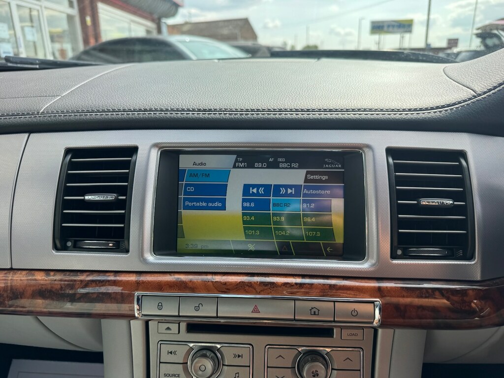 Jaguar XF V6 S Luxury Silver #21