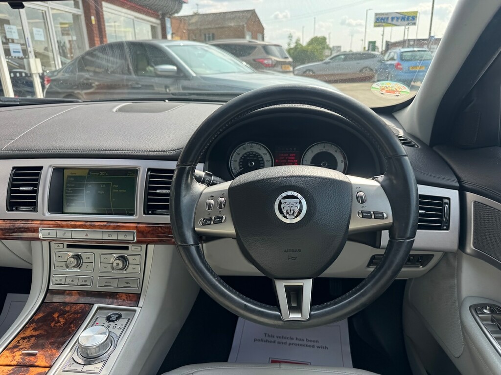 Jaguar XF V6 S Luxury Silver #20