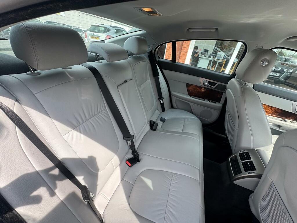 Jaguar XF V6 S Luxury Silver #17