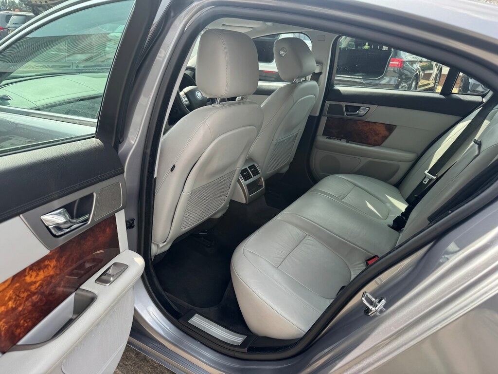 Jaguar XF V6 S Luxury Silver #18