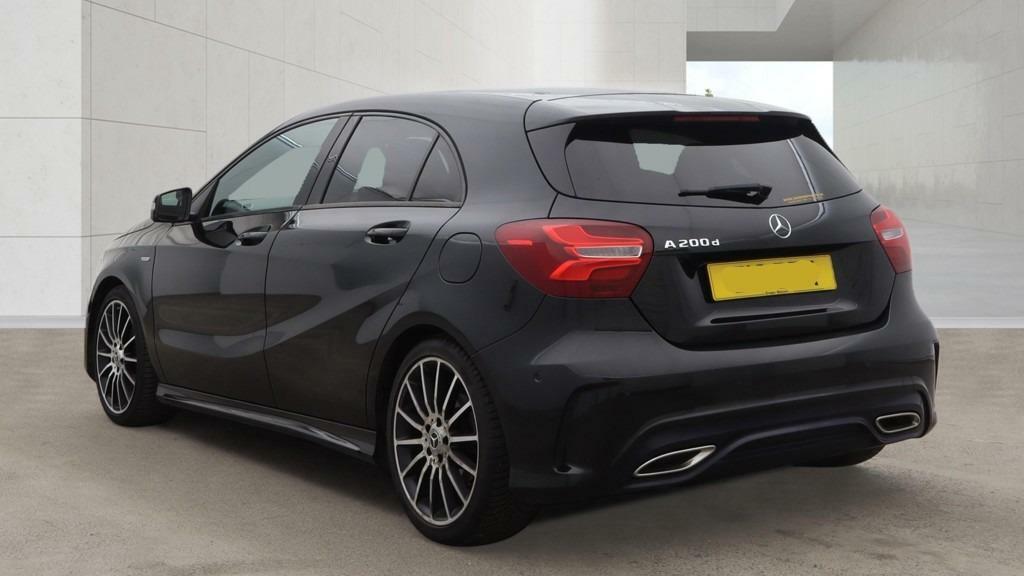Mercedes-Benz A Class A200d Whiteart Black #2