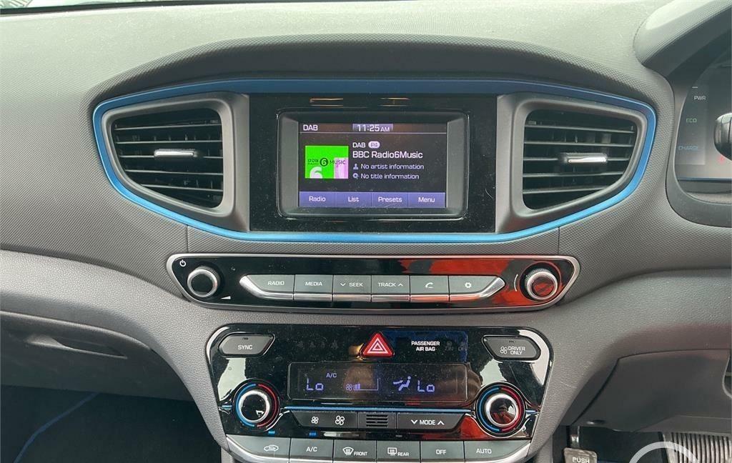 Hyundai Ioniq Hatchback Silver #9