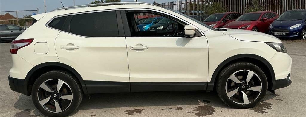Nissan Qashqai 1.5 Dci N-connecta Panroof Nav 20 Tax White #6