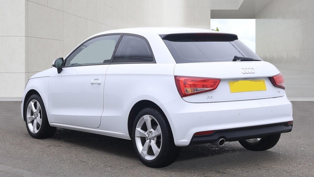 Audi A1 1.6 Tdi Sport Dab Bluetooth 74 Mpg Ul White #2